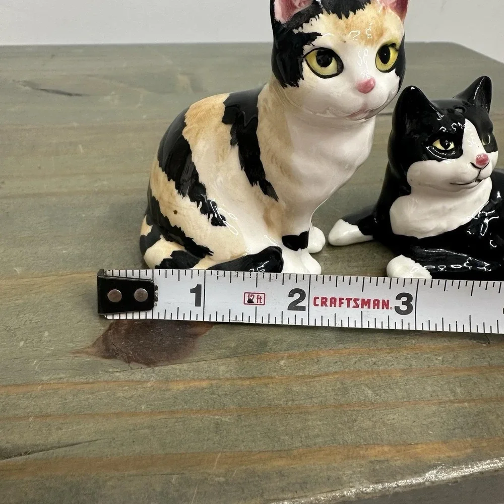 Vtg Japan Ceramic Black White Tuxedo Stripe Tiger Kitty Cat Salt Pepper Shakers